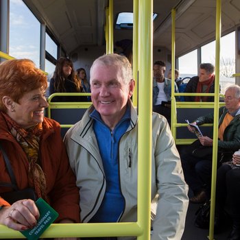 zum Gottesdienst mit dem Bus zum Gottesdienst mit dem Bus